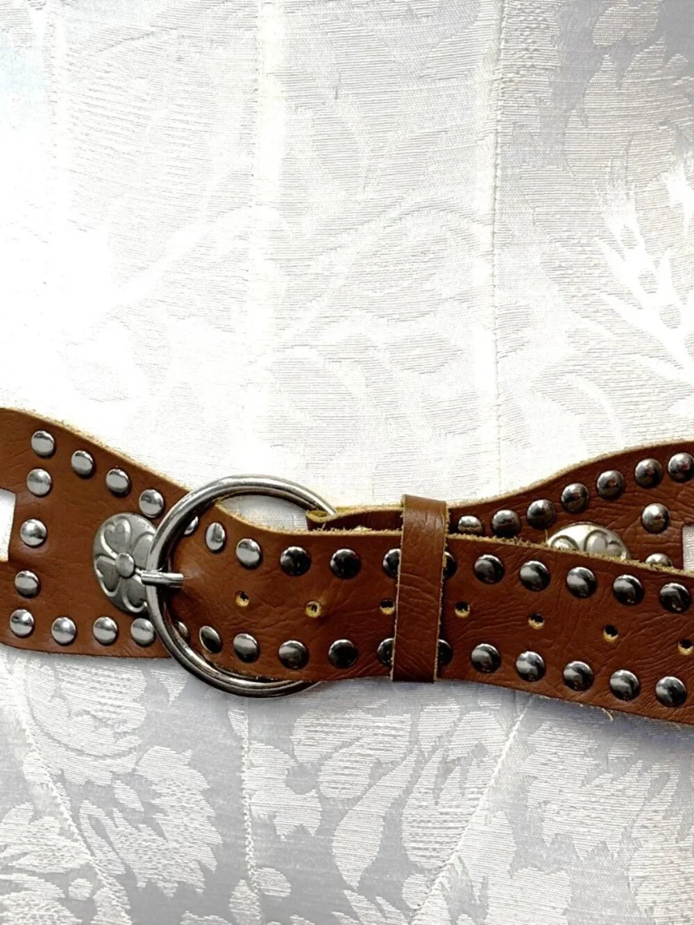 Source Unknown leather belt